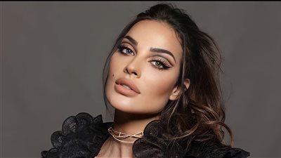 نادين نجيم تشارك جمهورها في احتفال عيد ميلادها