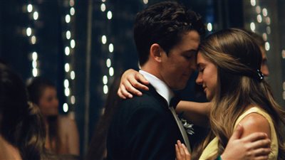 للأمهات.. اعرفي تأثير المسلسلات والأفلام الرومانسية على مشاعر ابنتك المراهقة