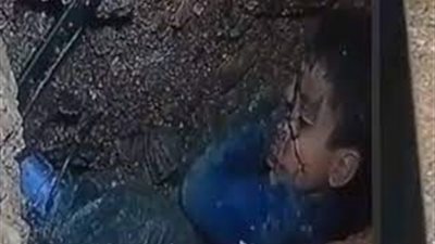 المعجزة.. بث مباشر لإنقاذ الطفل ريان من البئر ونقله إلى المستشفى