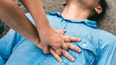 طبيب يشرح أسباب الموت المفاجئ.. وكيفية الوقاية منه
