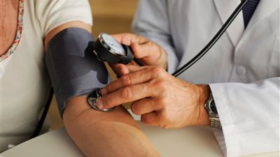 5 طرق طبيعية سهلة لرفع ضغط الدم المنخفض  