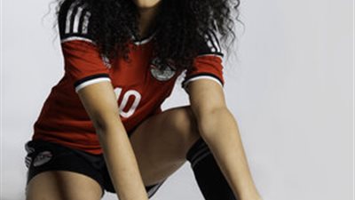  من بريطانيا.. سارة عصام تدعو العالم للاهتمام بالكرة النسائية في مصر