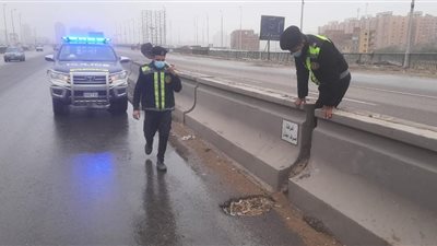 لمواجهة الطقس السيئ.. المرور تدفع بأوناش والأقوال الأمنية لمواجهة الأعطال على الطرق