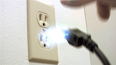 معلومات مهمة لإسعاف المصاب بالصعق الكهربائي 