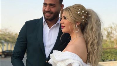 ببوكيه ورد.. سمارة يحيى زوجة أبو جبل تُثير الجدل على السوشيال ميديا