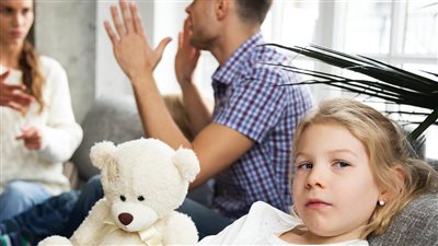 4 طرق لحل الخلافات الزوجية أمام الأطفال