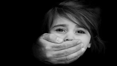 حفلة تعذيب من زوج الأم تنهي حياة الطفلة «كارما»