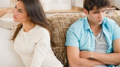 أعمل إيه مع الزوج القماص؟.. نساء فيسبوك يطرحن القضية