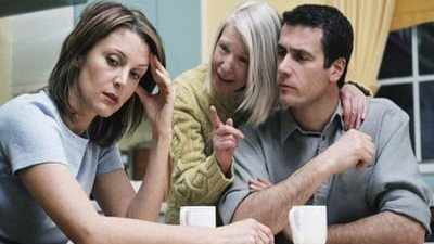 زوجة أمام محكمة الأسرة: حماتي مخبر ضدي 