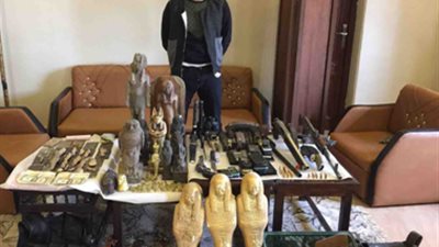 مشاجرة تكشف تاجر الكيف ونصاب الآثار