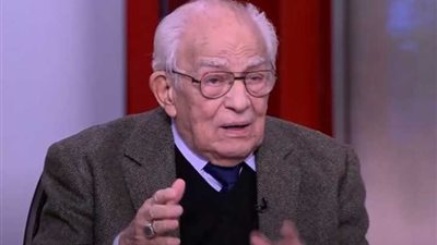 حكم قضائي جديد في دعوى ابنة رشوان توفيق ضد والدها