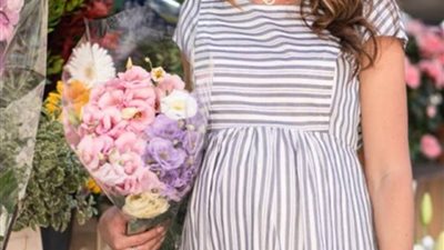  «يوميات حامل».. حافظي على أناقتك بفساتين موضة الربيع والصيف| صور