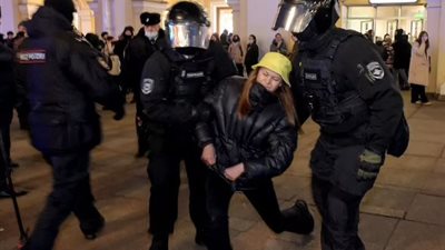 «بعد احتجاجهم على الحرب» اعتقال أمهات وأطفال في روسيا