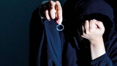 بسبب لعبة الدومينو.. «فاطمة» تطلب الخلع من زوجها