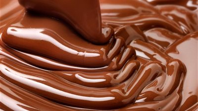 متزوجة رأت في المنام أنها توزع الشيكولاتة.. اعرفي التفسير مع ابن سيرين