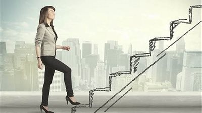 دراسة صادمة: 61% من النساء يتراجعن عن تحقيق طموحهن من أجل الزواج