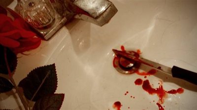 جبروت امرأة.. قتلت شخصًا وقطعت جثته ثم وضعته داخل أكياس وألقت بها في الصحراء