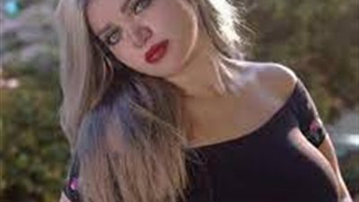 مصمم فستان ياسمين الخطيب يكشف لـ 