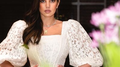 إطلالة ملفتة لـ«درة» خلال حفل توزيع جوائز الأفضل 