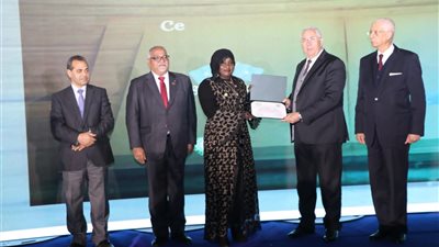 «القصير» يشهد الحفل الختامي لانتهاء الدورات التدريبية بالمركز المصري الدولي للزراعة