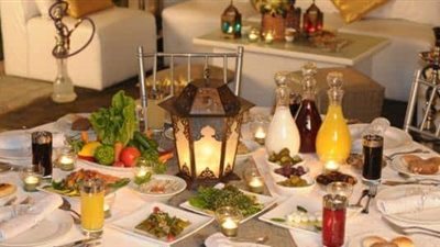 استعدي للعزومات بـ4 أفكار غير تقليدية لسفرة رمضانية مميزة 