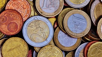 أسعار العملات العربية والأجنبية اليوم الجمعة في محلات الصرافة