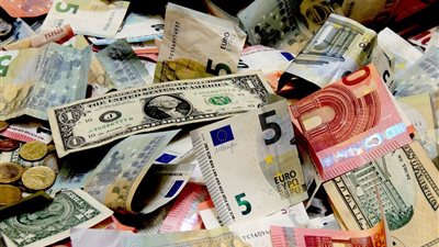 أسعار العملات العربية والأجنبية اليوم الأحد في البنوك ومحلات الصرافة