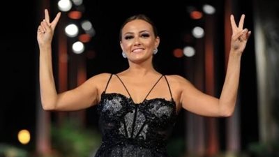 «نشرة أهل الفن» أنغام تتعرض لمؤامرة وانسحاب بشرى من الجونة وغضب نور الغندور