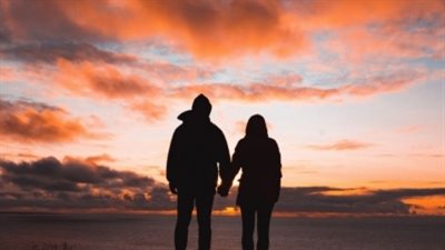 البنات عاوزة ايه؟!.. «الشغل ولا الخطوبة عشان خطيبي بيخيرني»