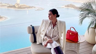 بـ«البليزر الكلاسيكي الأنيق».. تألقي بإطلالات ساحرة على خطى ياسمين صبري