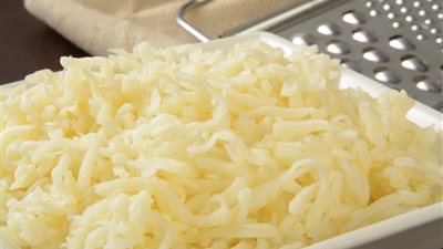 طريقة عمل الجبنة الموتزاريلا في المنزل.. «بأقل المكونات»