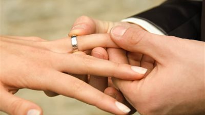 «لو أخوكي عاوز يتجوز على مراته هتروحي معاه؟».. سؤال يُثير الجدل على «الفيسبوك»