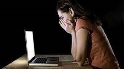 ابتزها بنشر صور فاضحة محاولًا التشهير بسمعتها.. فلقي مصيره!