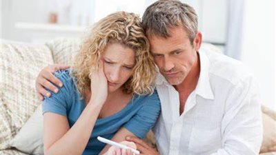 لماذا يتم النظر للزوجة العقيمة على أنها «معيوبة»؟!.. وما دور الزوج تجاهها؟