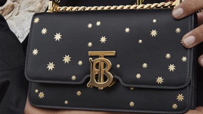 «تألقي بالإفطار والسحور».. أجمل حقائب دور الأزياء العالمية لأناقتك في رمضان 2022