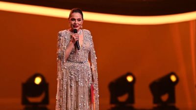 إطلالة أميرات.. شريهان تتزين باللؤلؤ في حفل قرعة كأس العالم 2022| صور