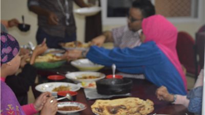 تُزين مائدتها بـ«الحبحب» وتُبدع في الكبدة.. أجواء رمضان عند المرأة في صوماليلاند