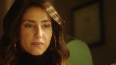 «حنان مطاوع» تواصل البحث عن ابنتها في مسلسل «وجوه»| فيديو