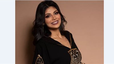 إطلالة ست البيت.. العبايات السوداء ملكة العزومات على إفطار رمضان| صور