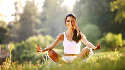 أبرزها خفض ضغط الدم.. 4 فوائد لممارسة اليوجا في رمضان 