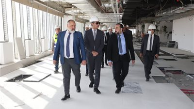 زيارة مفاجئة لرئيس البريد لمتابعة معدلات تنفيذ مبنى الهيئة بالعاصمة الإدارية الجديدة