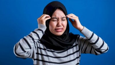 فتاوى رمضان| أشعر بالصداع فهل يجوز لي الإفطار؟ «الإفتاء تجيب»