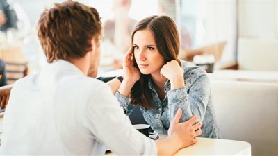 «عمتو الحرباية».. فتاة تعرض مشكلتها مع أخت خطيبها وتُفاجئ بالهجوم عليها في التعليقات