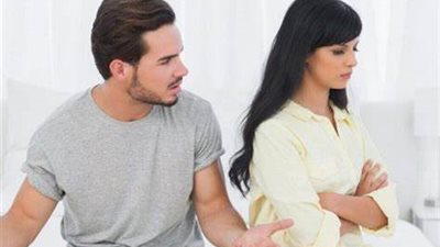 «بغير على خطيبتي ومش عاوزها تلبس بنطلون أو تخرج مع صحباتها» وتعليقات النساء: «اربطها بسلسلة أحسن!»