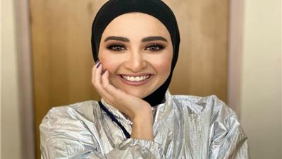 هلا رشدي تكشف لـ