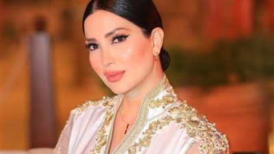 نسرين طافش تطل بالأبيض الشفاف في حفل السحور| صور