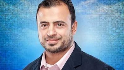 مصطفى حسني: 