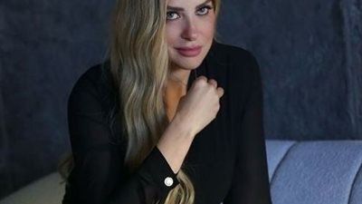 ريم مصطفى تمزج بين الأنوثة والأناقة بالأسود المجسم في «سوتس العربي» 2022