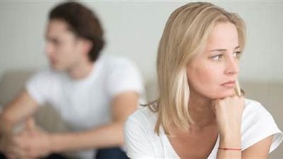 «أذاقها الذل والألم» أم تترك أبنائها لتتزوج من رجل خدعها بالحب.. والنتيجة موجعة!