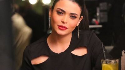 لوك مختلف.. أسماء جلال تروّج لحلقة جديدة من مسلسل الكبير أوي